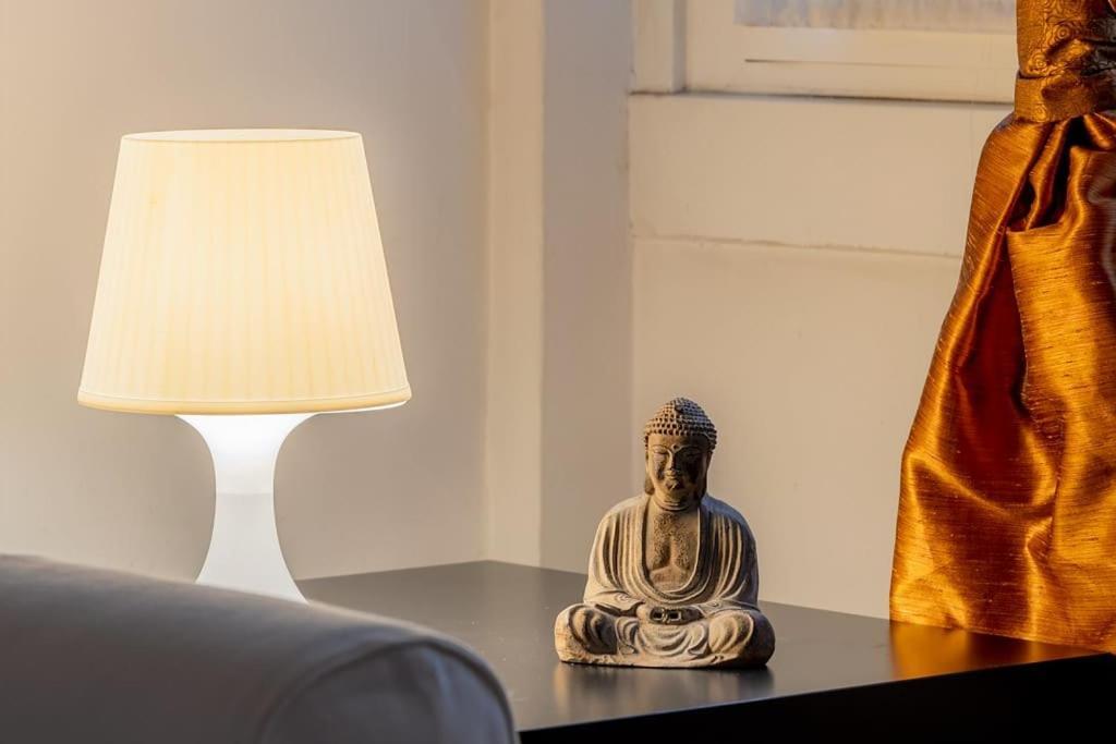 Apartment Life - Charming Joie De Vivre *