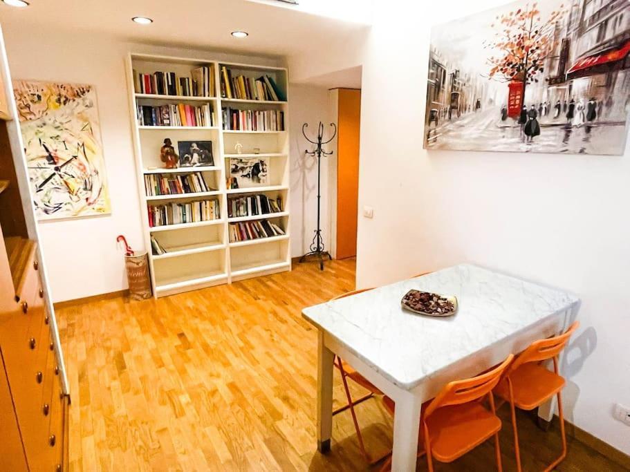 Life - Charming Joie De Vivre Apartment Mailand